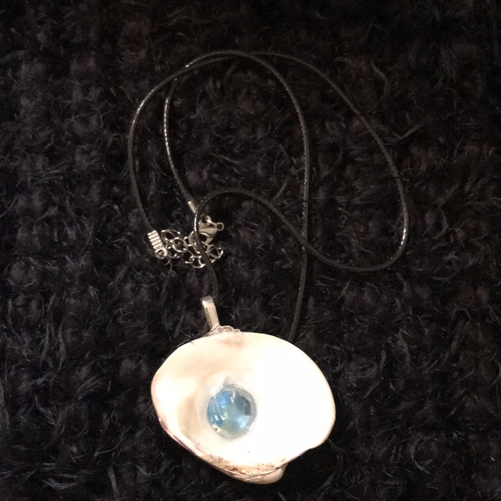SeaShell Necklace Hand Created - Picture 9 of 17